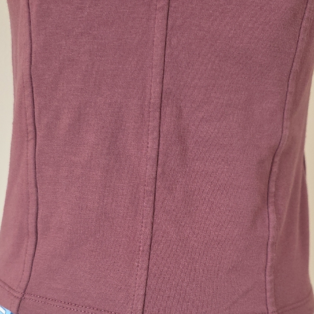 NWT. Levi's Womens (M) Mauve Purple Short Sleeve Corset Style Tee Shirt Crop Top - Picture 3 of 9